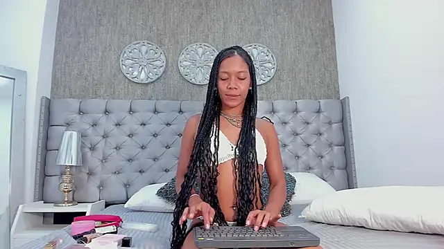 DaimondJohnson online show from April 3, 2026, 9:35 pm