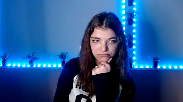 Sweeet Emilyy online show from November 26, 2025, 2:40 pm