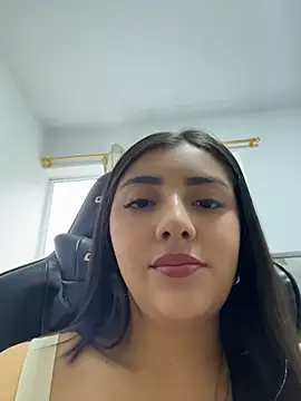 Snapshot of Sammyy_torres chatting on April 19, 2026, 8:33 pm Sammyy torres online show from April 19, 2026, 8:33 pm