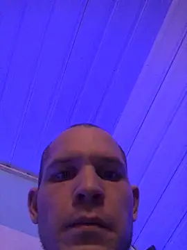 Spielzeugtwink online show from February 3, 2026, 11:10 pm