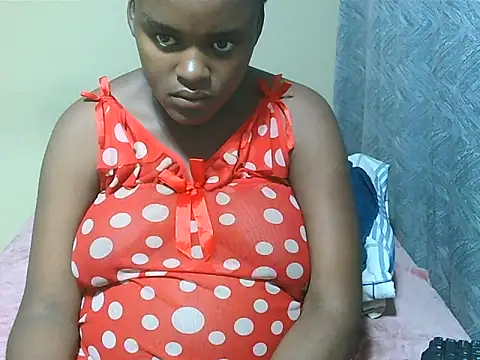 PregiiCaramellxx online show from January 5, 2026, 7:28 pm