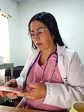 Snapshot of JustSamantha_ chatting on November 28, 2025, 12:52 pm JustSamantha online show from November 28, 2025, 12:52 pm