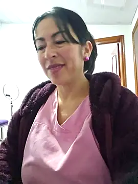 JustSamantha  online show from April 18, 2026, 10:52 am