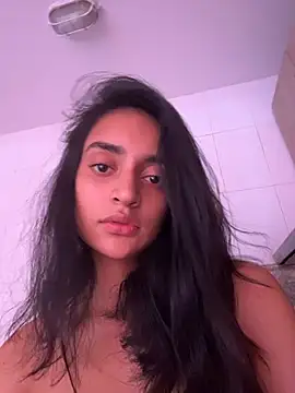 DaliaNix online show from January 15, 2026, 8:01 pm