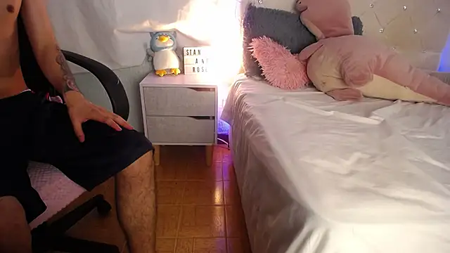 stanandrose  online show from February 6, 2026, 6:40 am