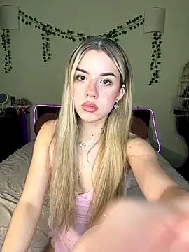 Snapshot of PurrAliceX chatting on November 21, 2025, 4:27 pm PurrAliceX online show from November 21, 2025, 4:27 pm