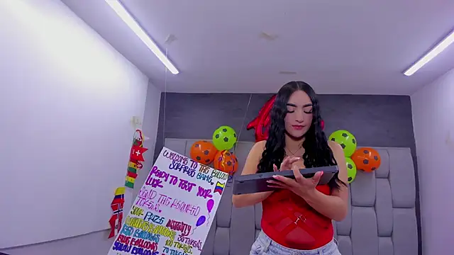 Sarita Ass online show from June 17, 2026, 4:48 am