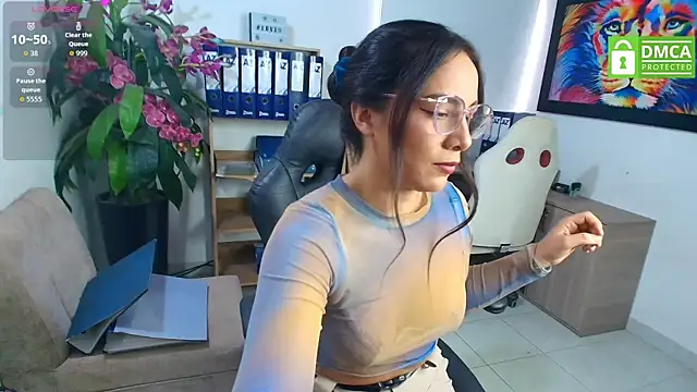 Snapshot of Adri_Miller chatting on February 20, 2026, 1:11 pm Adri Miller online show from February 20, 2026, 1:11 pm