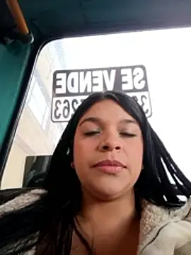 Layla-daring online show from January 6, 2026, 8:01 pm