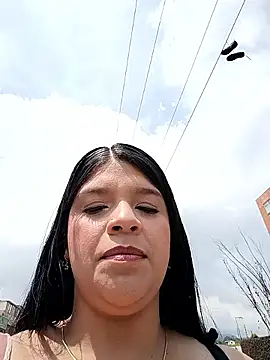 Layla-daring online show from February 10, 2026, 6:12 pm