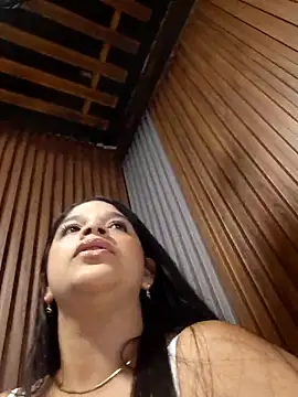 Snapshot of Layla-daring chatting on June 9, 2026, 5:57 pm Layla-daring online show from June 9, 2026, 5:57 pm