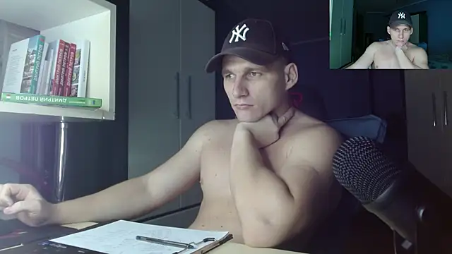 Poliglotjoe1 online show from November 29, 2025, 7:11 am