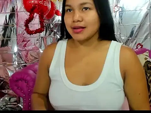 Snapshot of babyschoolgiirl chatting on February 1, 2026, 2:43 am babyschoolgiirl online show from February 1, 2026, 2:43 am