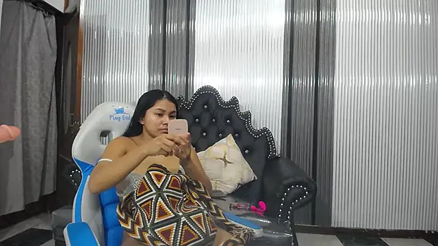 Snapshot of babyschoolgiirl chatting on February 8, 2026, 12:58 am babyschoolgiirl online show from February 8, 2026, 12:58 am