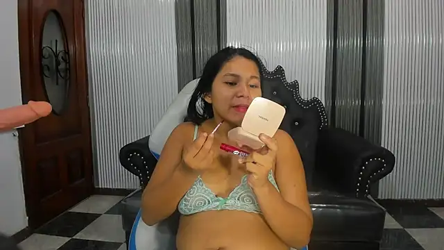 Snapshot of babyschoolgiirl chatting on February 18, 2026, 2:18 am babyschoolgiirl online show from February 18, 2026, 2:18 am