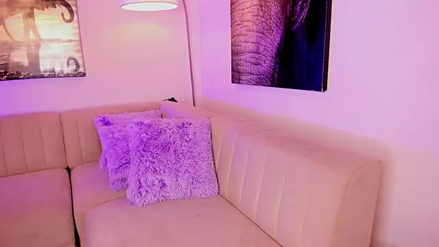 Snapshot of emmyheart7 chatting on February 13, 2026, 3:35 am emmyheart7 online show from February 13, 2026, 3:35 am