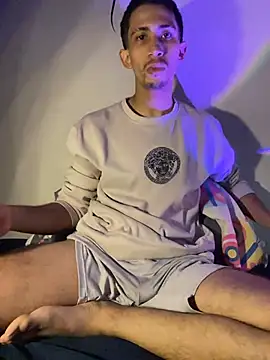 Snapshot of charlie_bass chatting on November 30, 2025, 4:16 am charlie bass online show from November 30, 2025, 4:16 am