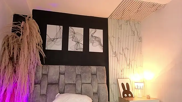 dahianae   online show from January 8, 2026, 7:49 pm