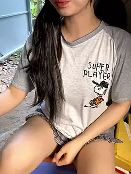 XndSeraphina online show from January 18, 2026, 9:57 am