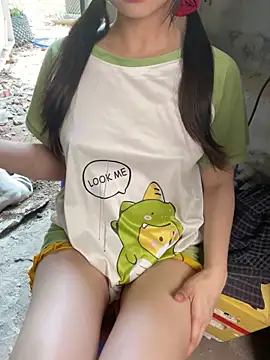 XndSeraphina online show from April 16, 2026, 4:46 am