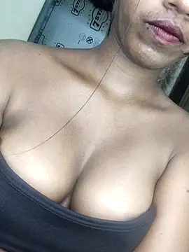 Snapshot of Simran_0011 chatting on March 1, 2026, 3:47 pm Simran 0011 online show from March 1, 2026, 3:47 pm