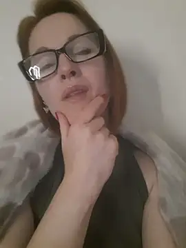 LanaOlbenst online show from May 28, 2026, 7:11 pm
