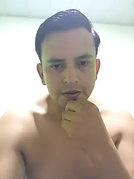 art-e9-2 online show from November 28, 2025, 1:25 pm