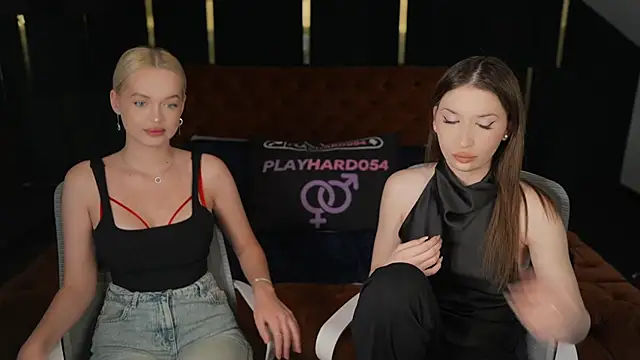 Snapshot of Ulianna_Meow chatting on November 21, 2025, 11:20 am Ulianna Meow online show from November 21, 2025, 11:20 am