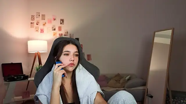 Vexorine online show from December 15, 2025, 6:56 pm