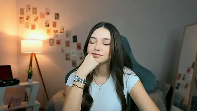 Vexorine online show from April 3, 2026, 7:23 pm