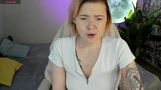 Snapshot of LaylaCookies_ chatting on November 23, 2025, 5:40 am LaylaCookies online show from November 23, 2025, 5:40 am