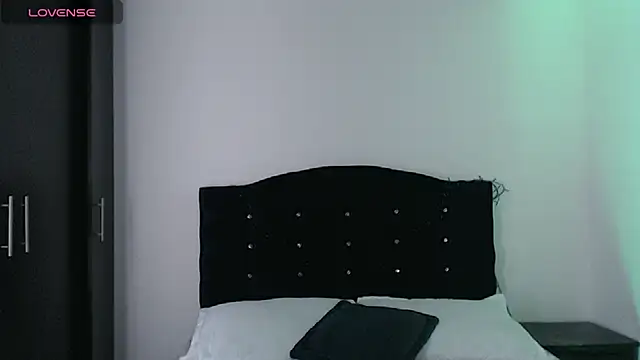 Snapshot of Alice_Sinclair_ chatting on February 13, 2026, 5:09 pm Alice Sinclair online show from February 13, 2026, 5:09 pm