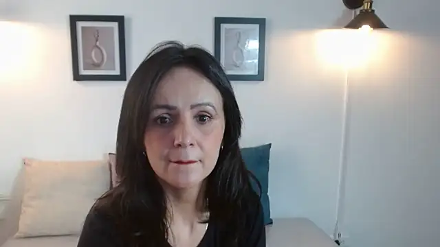 Juliana  lx online show from April 22, 2026, 1:45 pm