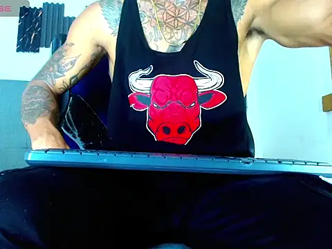 Hot Latino x online show from February 7, 2026, 7:17 pm