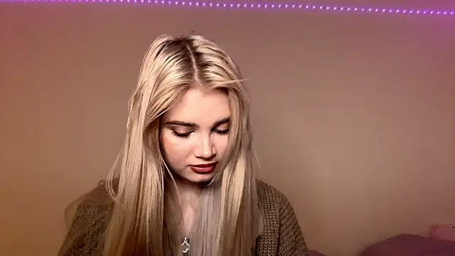 Snapshot of KarissaBoisse chatting on November 26, 2025, 5:36 pm KarissaBoisse online show from November 26, 2025, 5:36 pm