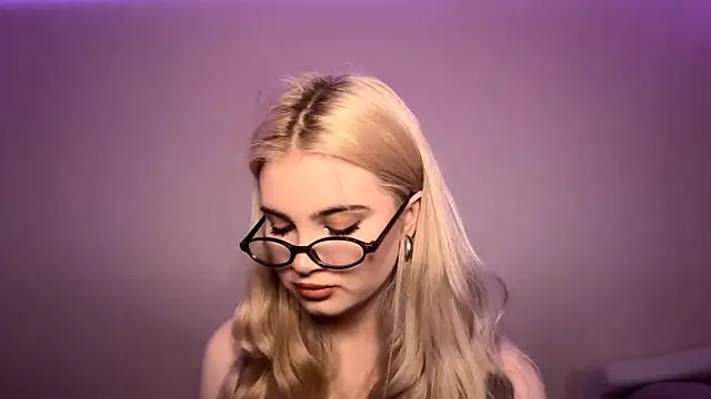 Snapshot of KarissaBoisse chatting on November 29, 2025, 5:38 pm KarissaBoisse online show from November 29, 2025, 5:38 pm