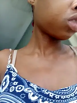 Sweethoneypot25 online show from February 20, 2026, 9:32 am