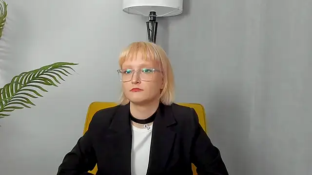 Snapshot of OrphaPerkins chatting on November 21, 2025, 7:07 am OrphaPerkins online show from November 21, 2025, 7:07 am