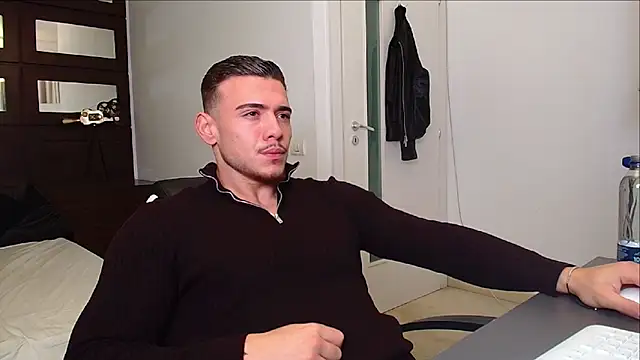 Snapshot of ElijahThorne chatting on November 23, 2025, 5:29 am ElijahThorne online show from November 23, 2025, 5:29 am