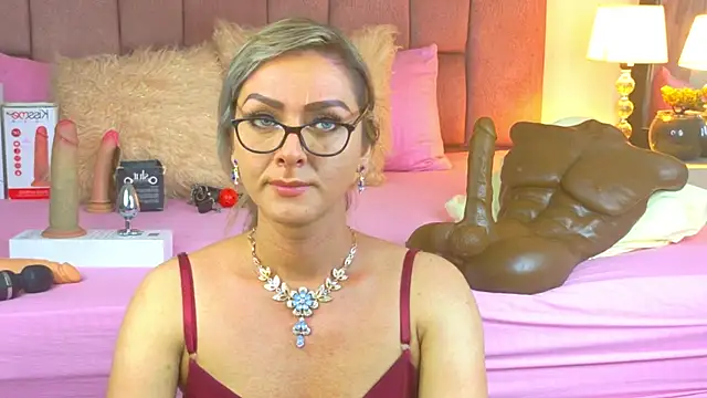 Snapshot of Lunitaa_Diva chatting on June 3, 2026, 7:41 pm Lunitaa Diva online show from June 3, 2026, 7:41 pm