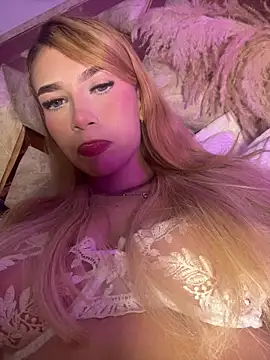 Snapshot of valeryfox__ chatting on December 22, 2025, 12:18 am valeryfox online show from December 22, 2025, 12:18 am