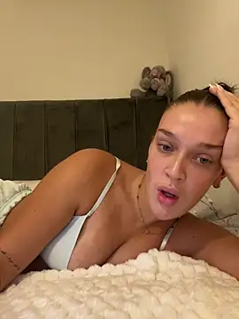 Snapshot of Kerysmae chatting on November 29, 2025, 7:28 pm Kerysmae online show from November 29, 2025, 7:28 pm