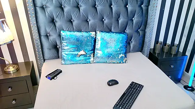 Snapshot of Saripaulin chatting on February 5, 2026, 10:36 pm Saripaulin online show from February 5, 2026, 10:36 pm