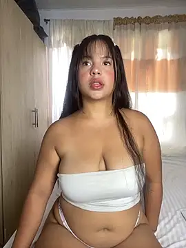 Snapshot of katthyasmitth chatting on February 6, 2026, 10:02 pm katthyasmitth online show from February 6, 2026, 10:02 pm