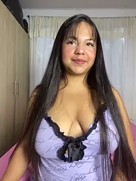 Snapshot of katthyasmitth chatting on April 4, 2026, 11:08 am katthyasmitth online show from April 4, 2026, 11:08 am