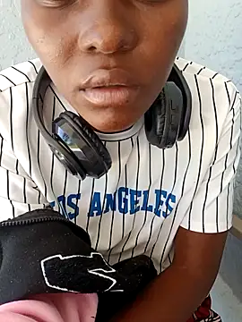 VirginPrincess06 online show from December 20, 2025, 10:22 am