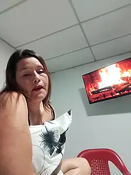 Paola-Lond online show from November 28, 2025, 2:14 am