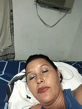 Snapshot of Paola-Lond chatting on November 29, 2025, 7:33 am Paola-Lond online show from November 29, 2025, 7:33 am