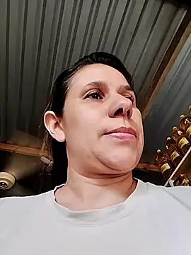 MIA-LARIOS online show from April 8, 2026, 2:06 pm