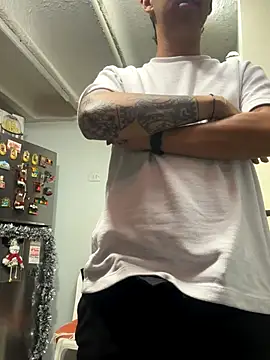 Snapshot of Yunaraa chatting on November 30, 2025, 6:17 am Yunaraa online show from November 30, 2025, 6:17 am